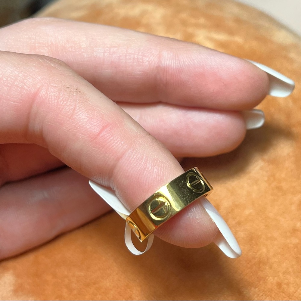 Gold ring